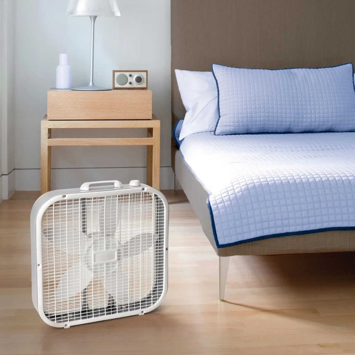 20 Inch Classic Box Fan with Carry Handle O111074
