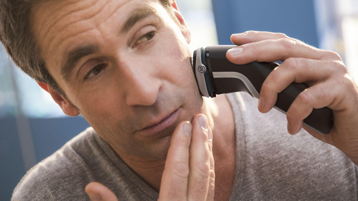 Cordless Rechargeable Wet & Dry Electric Shaver with Pop-up Trimmer V215