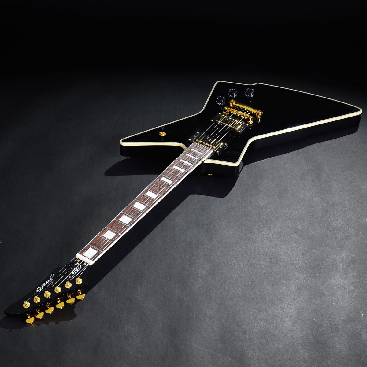 Solid Body Electric Guitar, Mahogany Body, Rosewood Fretboard U248
